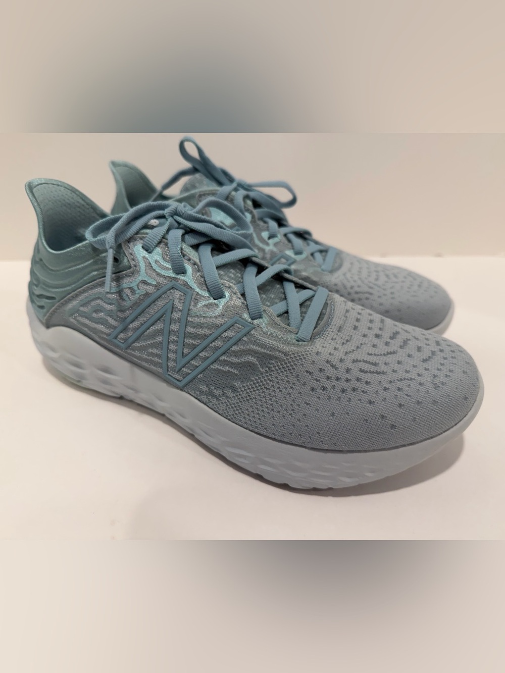 Size 8.5W Women's New Balance Fresh Foam Beacon v3 in Light Blue